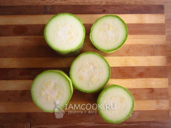 Порезать кабачок