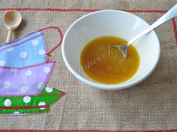 Мед в блюдце