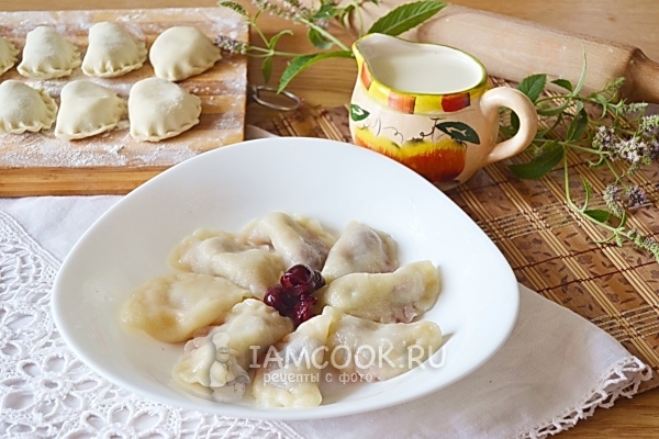 Рецепт творожных вареников с вишней
