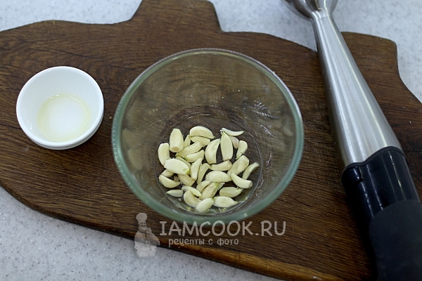 Почистить чеснок