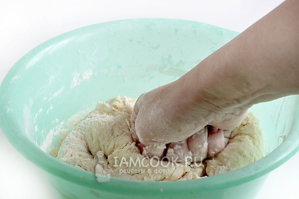 Замесить тесто