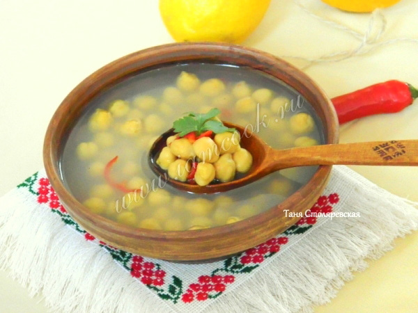 Легкий гороховый суп на куриному бульоне