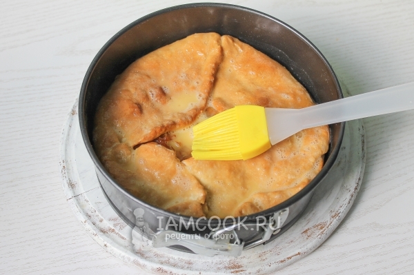 Смазать яйцом