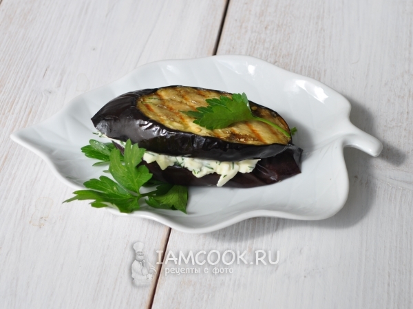 Готовые баклажаны на гриле в мультипечи