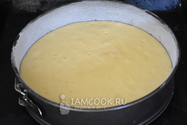 Выложить в форму тесто