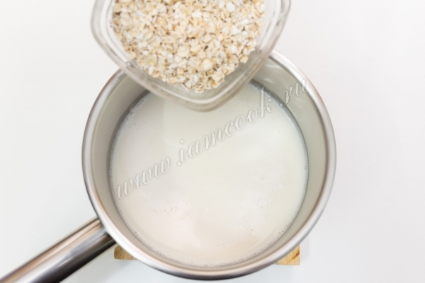 Молоко и хлопья овсяные