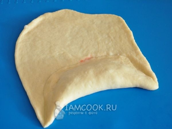 Завернуть тесто с начинкой