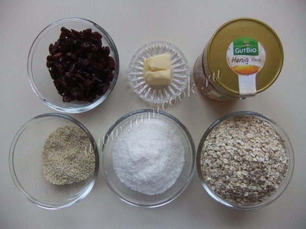 Ингредиенты для мюсли с клюквой