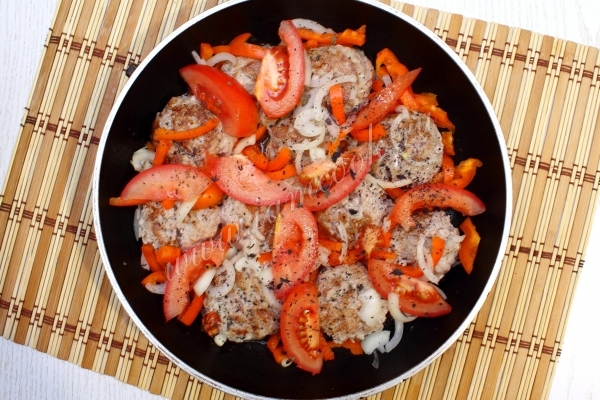 Приправить блюдо