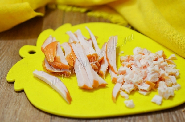 Мелко порезанная куриная грудка