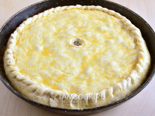 Накрыть начинку тестом