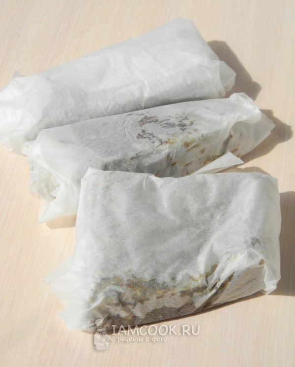 Завернуть сало в бумагу