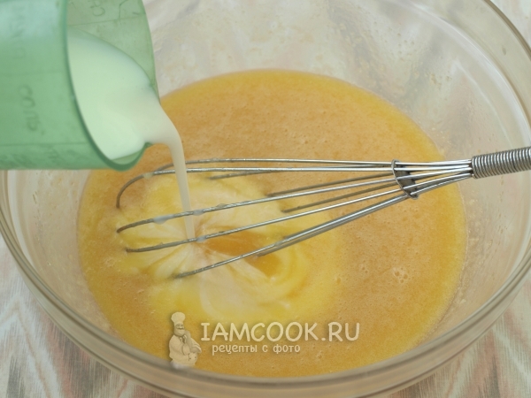 Влить кефир