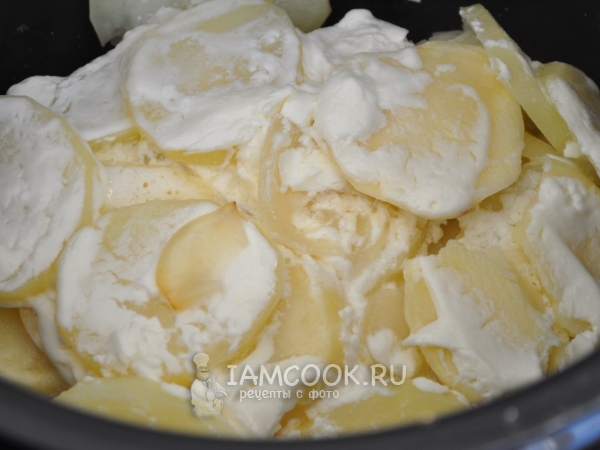 Готовая кета с картофелем в мультиварке