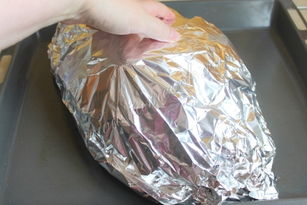 Завернуть гуся в фольгу