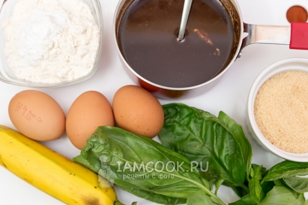 Ингредиенты для шоколадного пирога с базиликом и бананом
