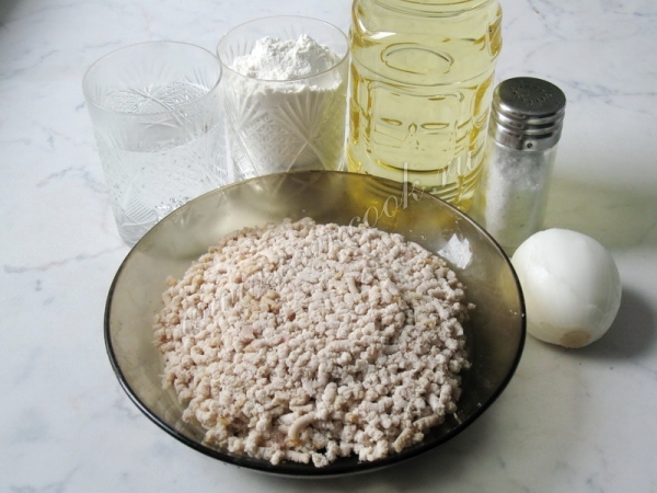 Ингредиенты для вареников с мясом
