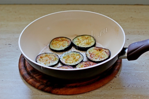 Обжарка баклажанов