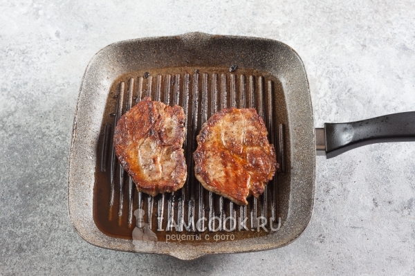 Пожарить стейк