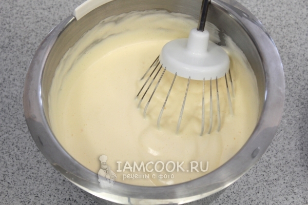 Взбить яйца с сахаром