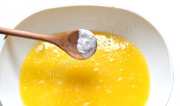 Добавить пекарский порошок