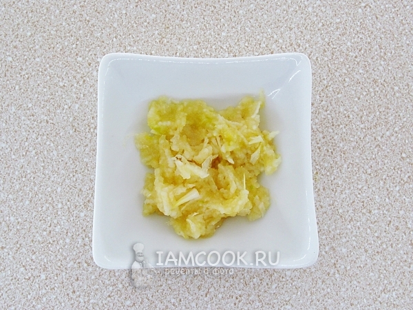 Измельчить чеснок