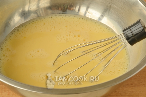 Яйца с молоком и солью