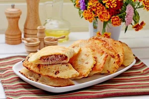 Рецепт домашних чебуреков с мясом