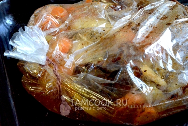 Говядина в рукаве в духовке