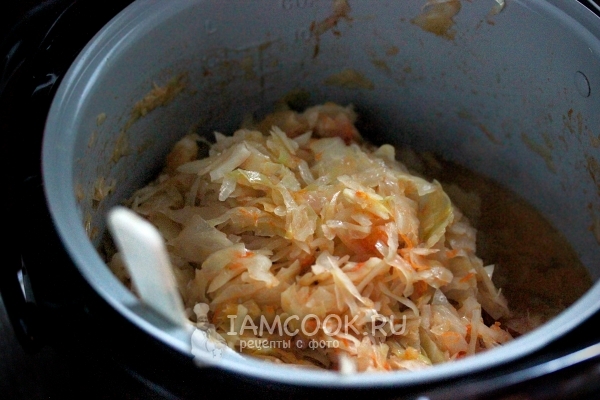 Капусту перемешать