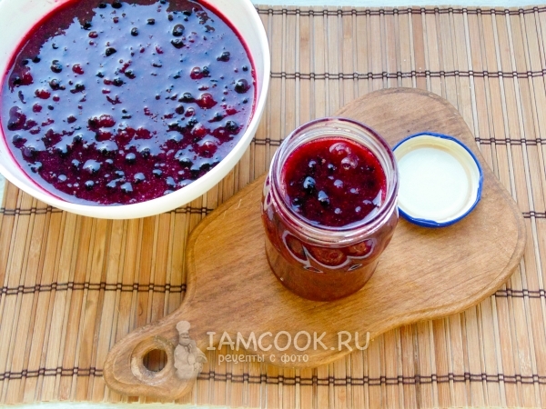 Переложить варенье в банку