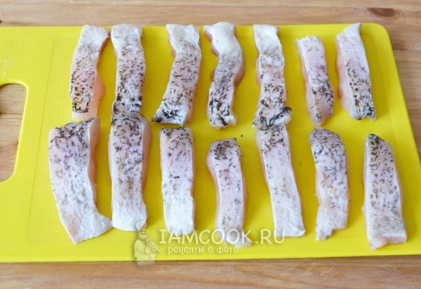 Порезать филе рыбы