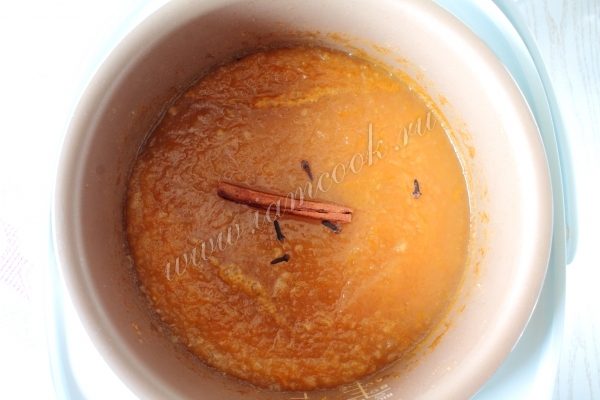 Добавить корицу