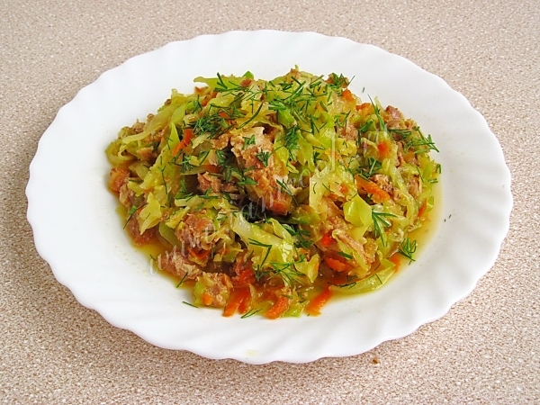 Рецепт тушеной капусты с тушенкой