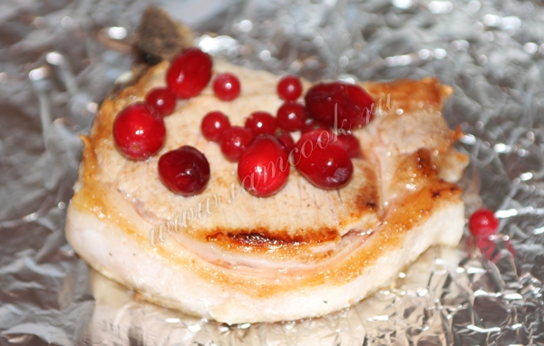 Свинина на кости в фольге