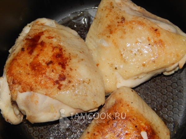 Обжарить курицу