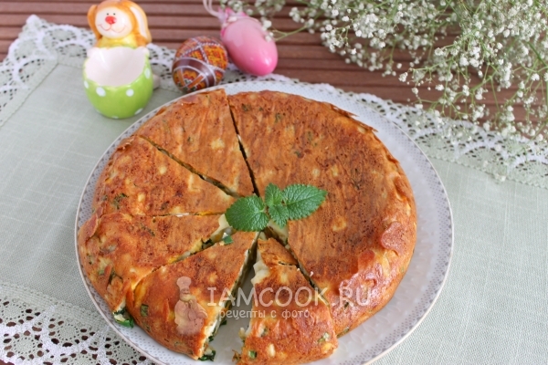 Готовый пирог с яйцами и зеленью в мультиварке