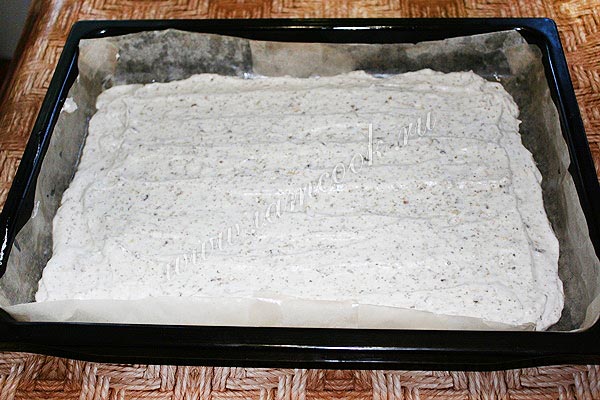 Корж на противне