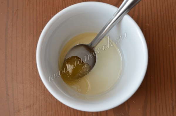 Заправка для салата из хурмы и сыра моцарелла