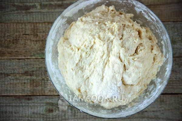 Дрожжевое тесто на кефире готово