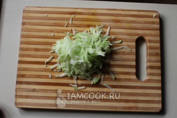 Потереть на терке чайот