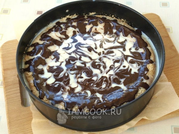 Полить шоколадом