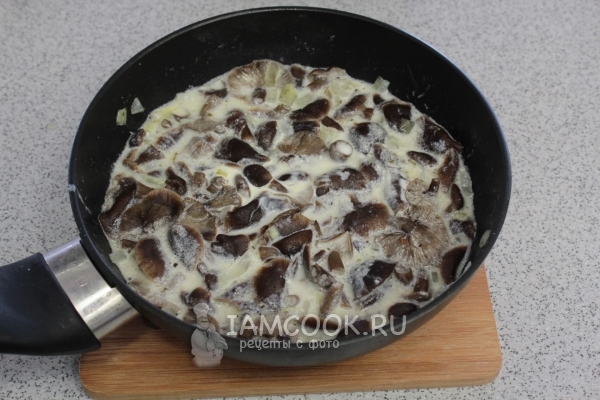 Влить сливки