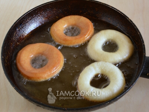 Пожарить пончики