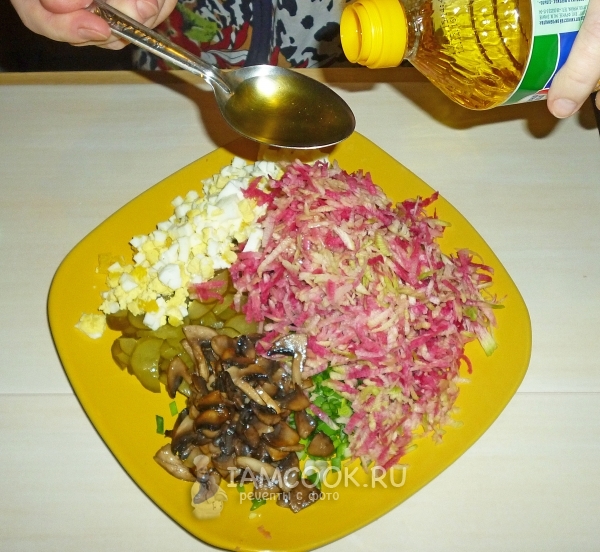 Влить подсолнечное масло