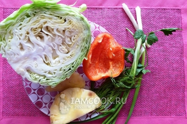 Ингредиенты для салата из капусты, ананаса и сладкого перца