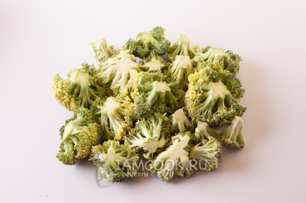 Разобрать брокколи на соцветия