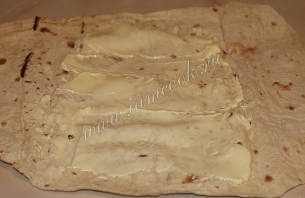 Плавленный сыр на лаваше