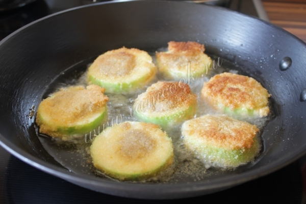 Обжарка кабачков