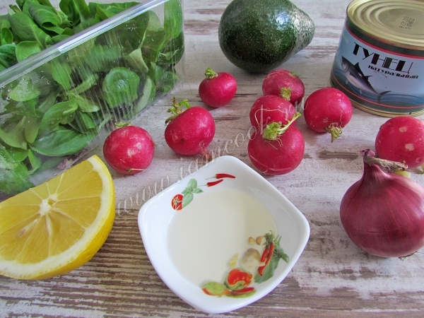 Ингредиенты для салата из авокадо с тунцом